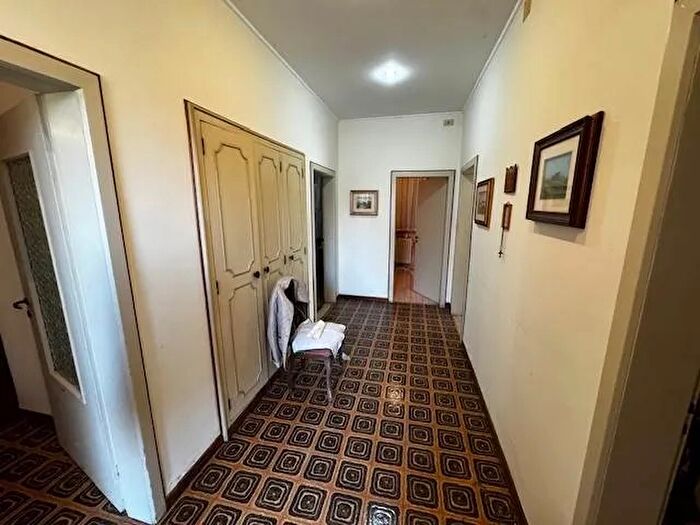 Casa con 8 locali in vendita in Treviso