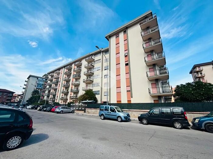 Appartamento quadrilocale in vendita in Via Sagittario, Palermo