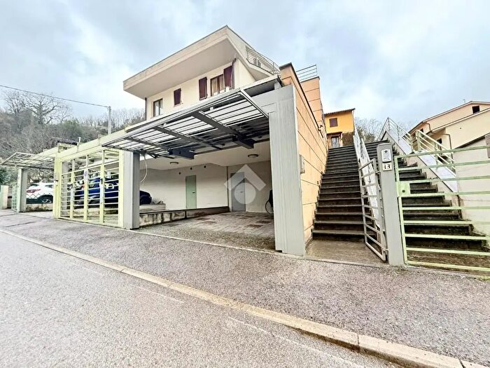 Appartamento quadrilocale in vendita in Via Papa Giovanni XXIII, Figline e Incisa Valdarno