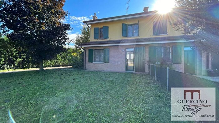 Casa con 6 locali in vendita in Via Rubicone Finale Emilia, Finale Emilia