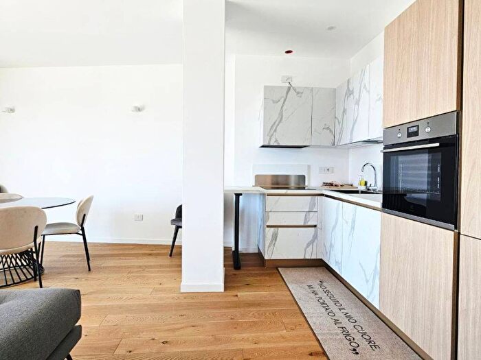 Appartamento trilocale in affitto in Via Malta, Stampace, Cagliari