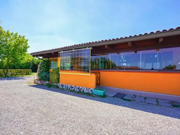 Casa quadrilocale in vendita in Strada Gonizza, Soragna
