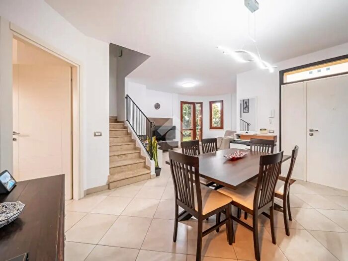 Casa con 5 locali in vendita in Via Madonna, San Martino In Rio