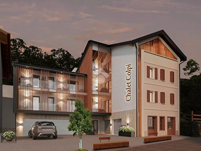 Appartamento quadrilocale in vendita in Via Emilio Colpi, Folgaria