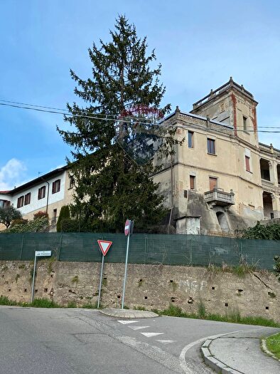 Casa con 5 locali in vendita in Via per Premezzo, Gallarate