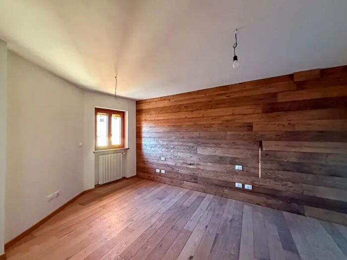 Appartamento quadrilocale in vendita in Via Colle Bourget, Sauze DOulx