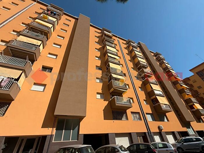 Appartamento quadrilocale in vendita in Via Gasparri, Taranto