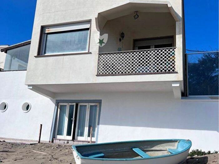 Casa con 6 locali in affitto in Via Aurelia, Centro, Santa Marinella