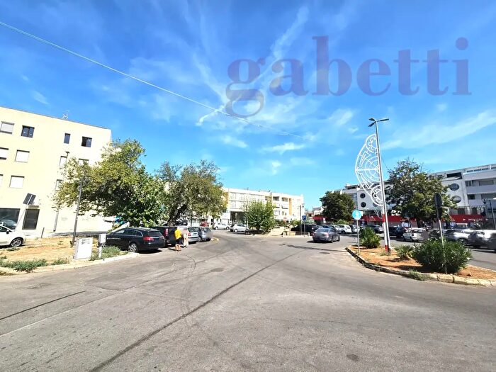 Appartamento con 6 locali in vendita in Piazza Antonio Venturi Via Re Galantuomo, Copertino