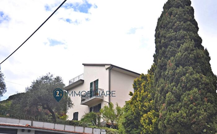 Appartamento quadrilocale in vendita in Via B Gazzoli, Lerici