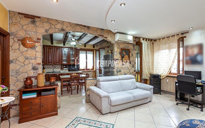 Appartamento trilocale in vendita in Via del Lobetto Marocchi, Poirino