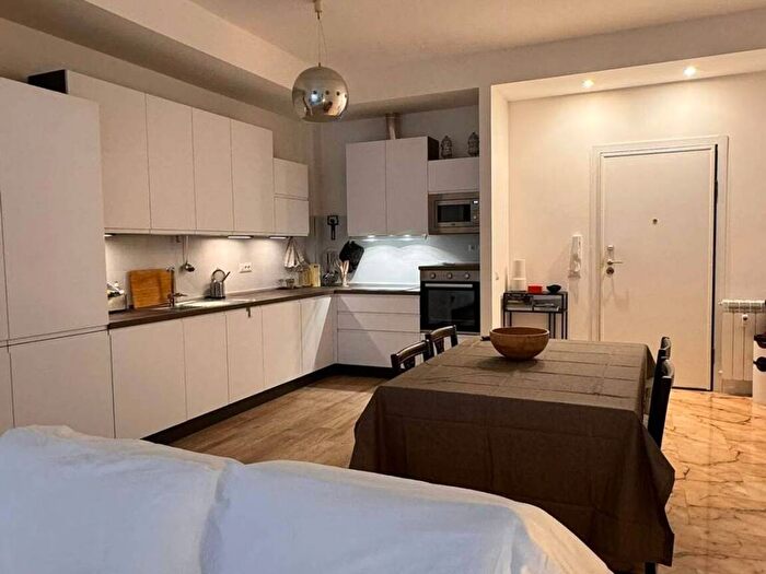 Appartamento trilocale in affitto in Corso Valparaiso, Centro, Chiavari