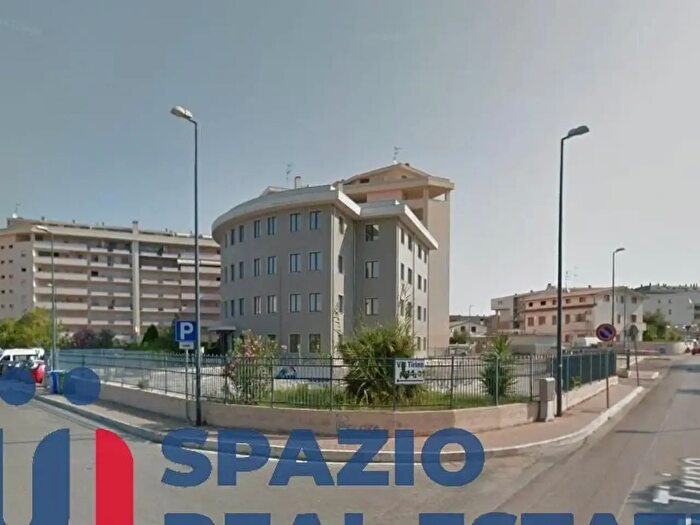 Appartamento trilocale in vendita in Via Tirino, Pescara