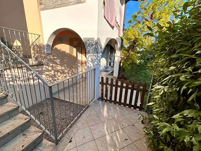 Appartamento con 5 locali in vendita in Muscoline