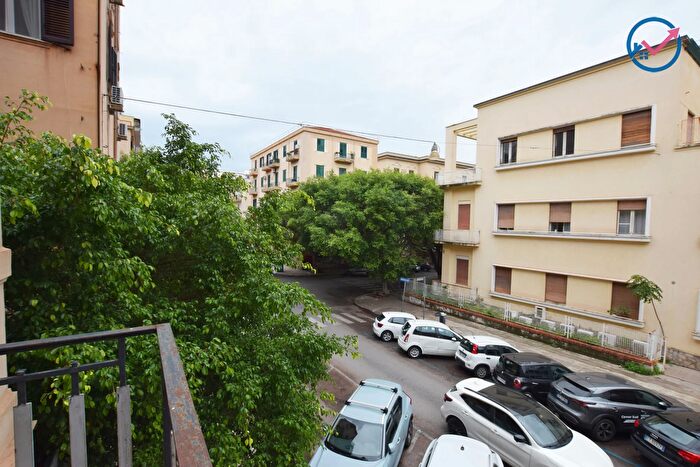 Appartamento con 5 locali in affitto in Via Cordova, Palermo