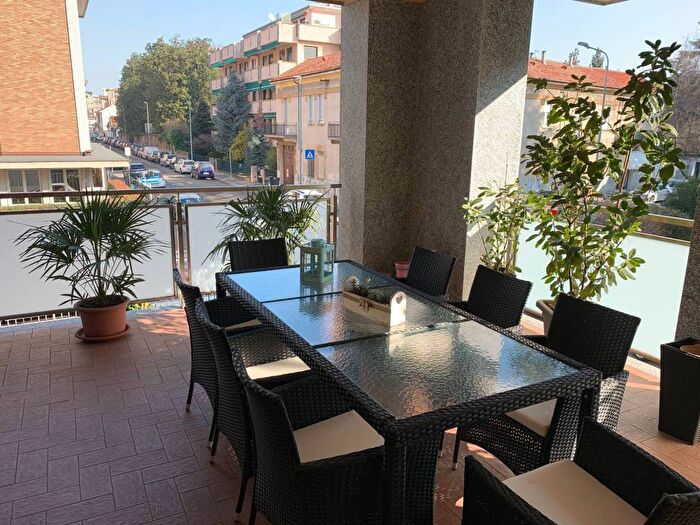 Appartamento trilocale in affitto in Via Giacomo Battistini, Sacro Cuore, Novara