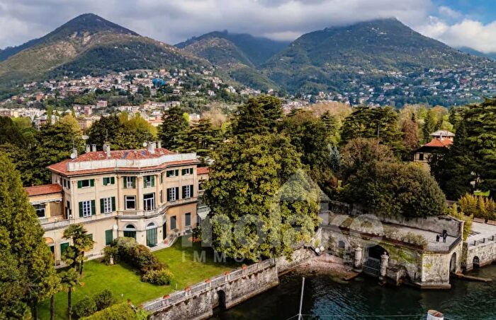 Appartamento in vendita in Via Regina Cernobbio Cernobbio Fronte Lago, Cernobbio