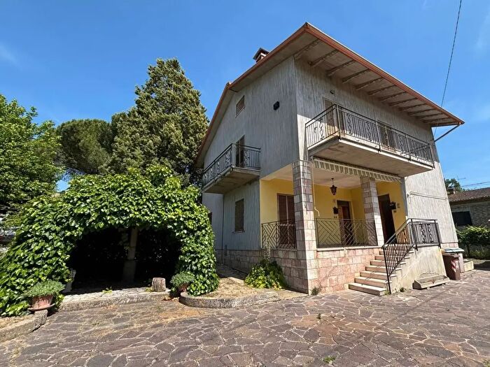 Casa con 6 locali in vendita in Via del Parco, Collazzone