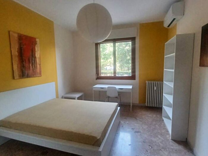 Appartamento trilocale in affitto in Via Gian Carlo Castelbarco, Corso San Gottardo, Milano