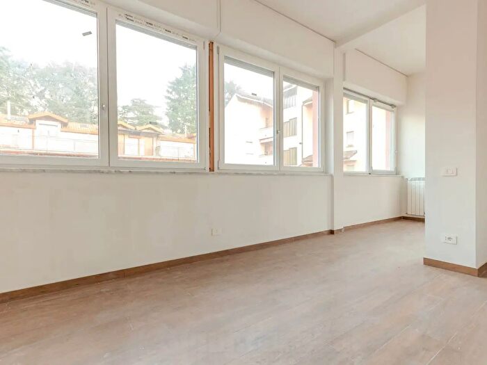 Appartamento trilocale in affitto in Via S Rocco, Lissone