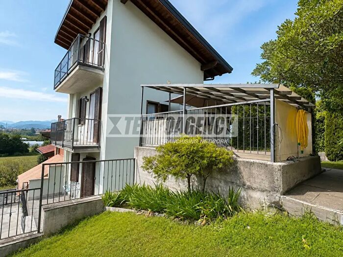 Appartamento bilocale in vendita in Via Rivi C, Zandobbio