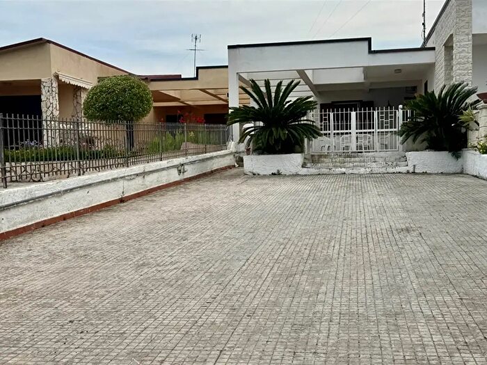 Casa quadrilocale in vendita in Contrada Gisira, Augusta
