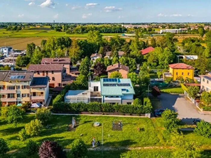 Casa con 6 locali in vendita in Via Grazia Deledda, Nonantola