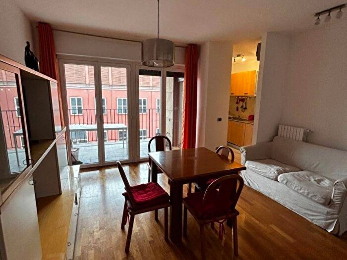 Appartamento trilocale in affitto in Piazza della Trivulziana, Bicocca, Milano