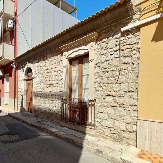 Casa quadrilocale in vendita in Comiso