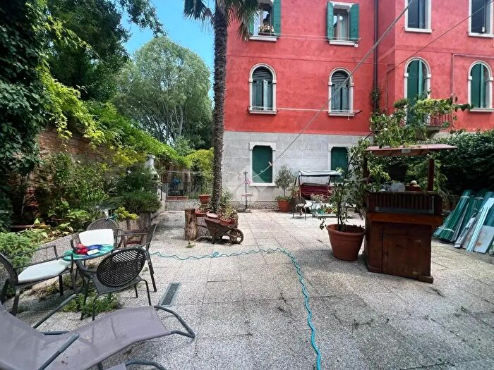 Appartamento trilocale in vendita in Sestiere Cannaregio, Venezia
