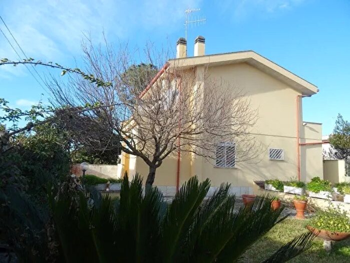 Casa quadrilocale in vendita in Via degli Aranci, Anzio