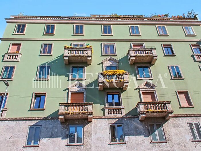 Appartamento quadrilocale in vendita in Via Francesco Sforza, Milano