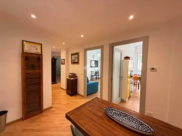 Appartamento trilocale in vendita in Via Giuseppe Garibaldi, Albisola Superiore