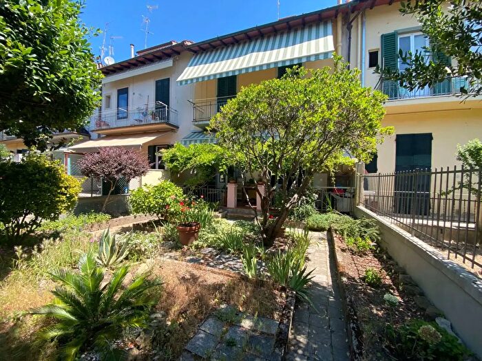 Casa con 6 locali in vendita in Firenze