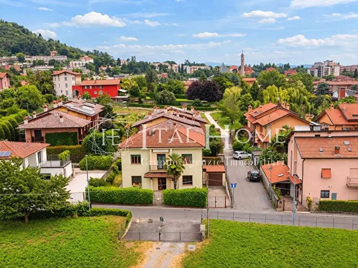 Casa trilocale in vendita in Via Quintino Basso, Bergamo