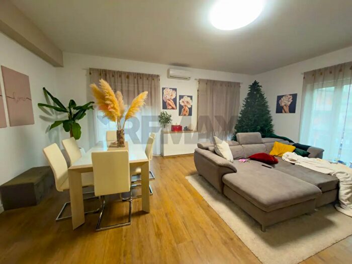 Appartamento con 5 locali in vendita in Maggio, Misterbianco