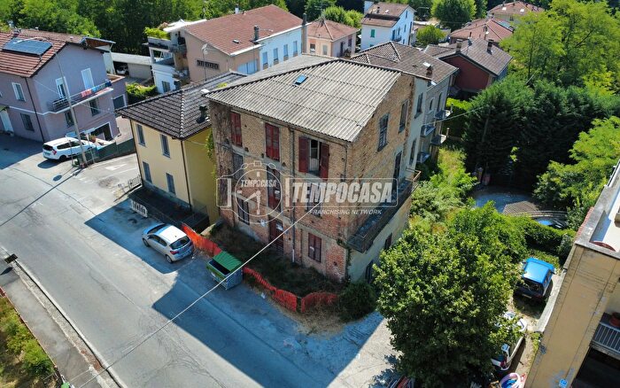 Appartamento con 8 locali in vendita in Via Patrioti, Salsomaggiore Terme