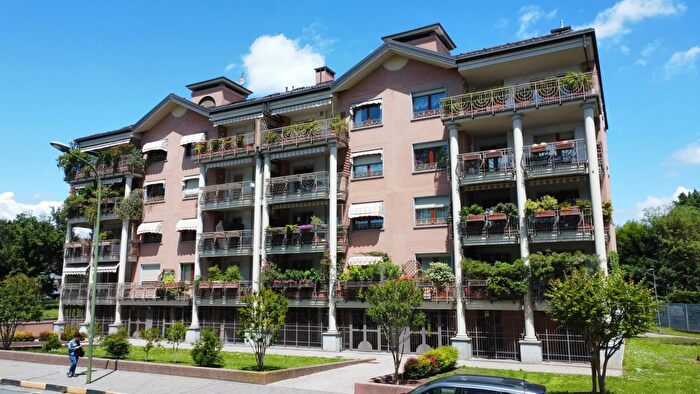 Appartamento con 6 locali in vendita in Via Giovanni Servais Alta Parella Circoscrizione Torino Piemonte Italia, Torino