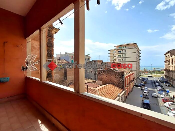 Appartamento quadrilocale in vendita in Via Antonino di Sangiuliano, Catania