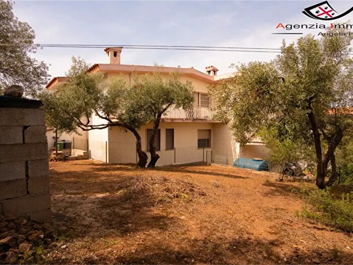 Appartamento trilocale in vendita in Via Oggianu, Posada