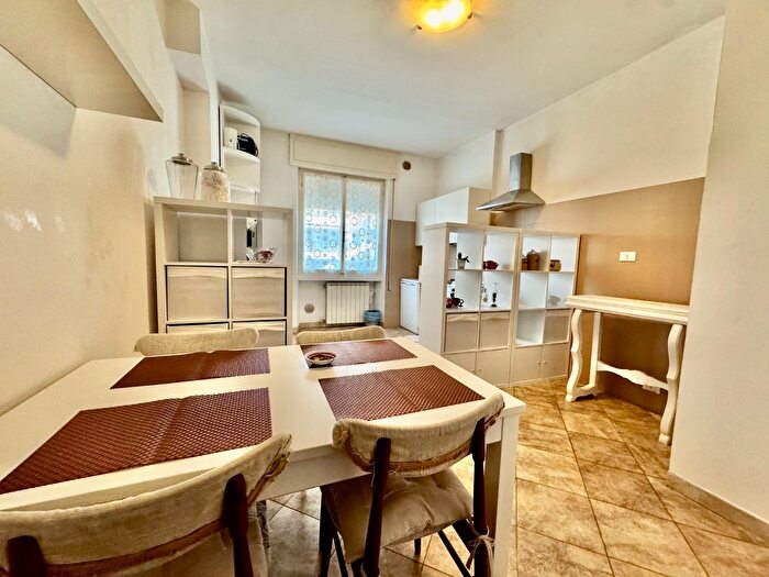 Appartamento quadrilocale in vendita in Iacomo Puccini, Massa