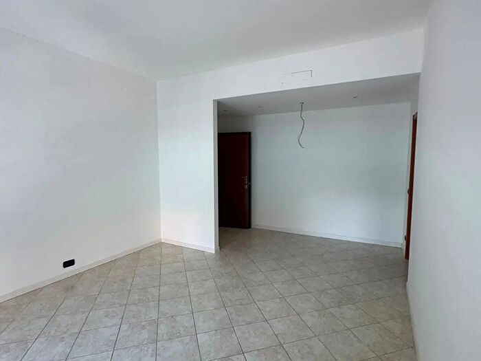 Appartamento con 6 locali in affitto in Via Pietro Micca, Legnano