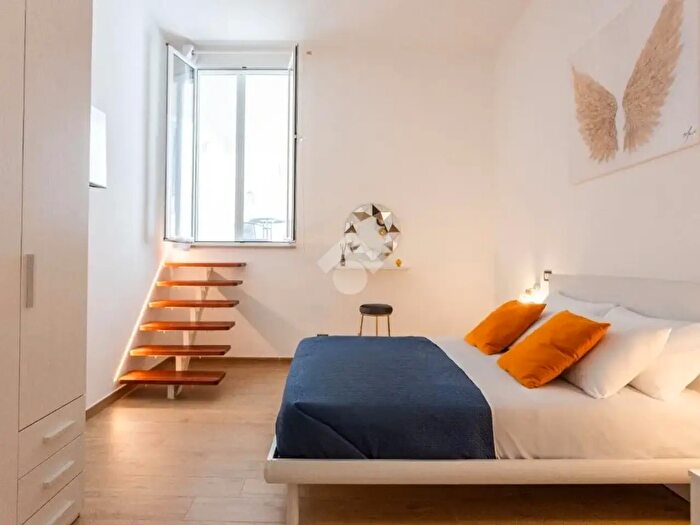 Appartamento bilocale in affitto in Piazzetta d'Ossuna, Palermo