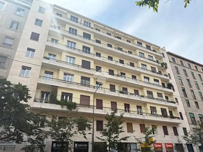 Appartamento quadrilocale in vendita in Corso di Porta Vittoria, Milano