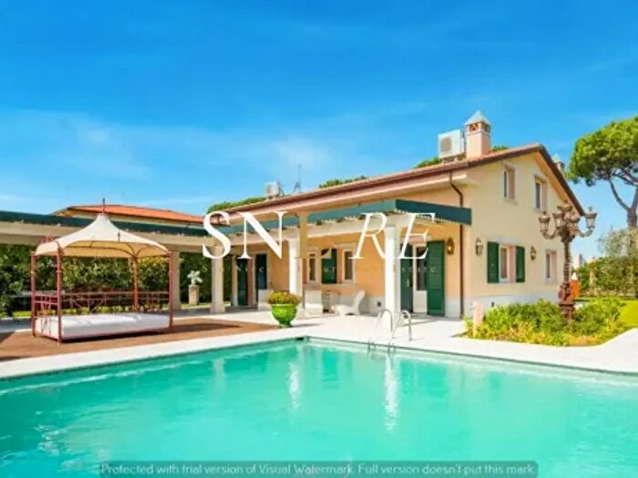 Casa con 6 locali in vendita in Via Vaiana, Pietrasanta