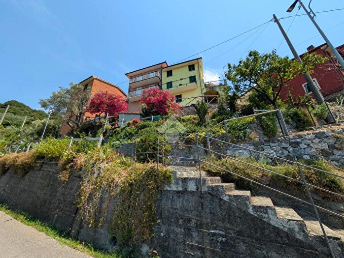 Appartamento trilocale in vendita in Villa Montedomenico, Sestri Levante