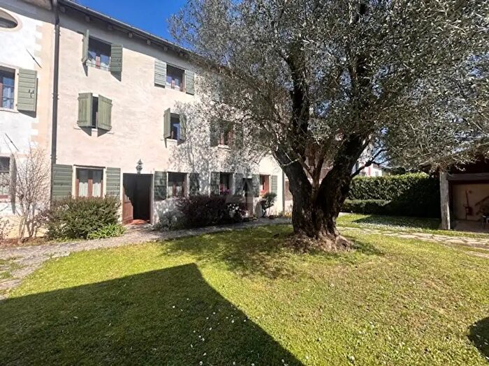 Casa trilocale in vendita in Viale Montegrappa, Castelcucco