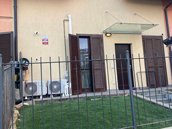 Casa con 5 locali in affitto in Via dei Canali, Centro, Olgiate Comasco