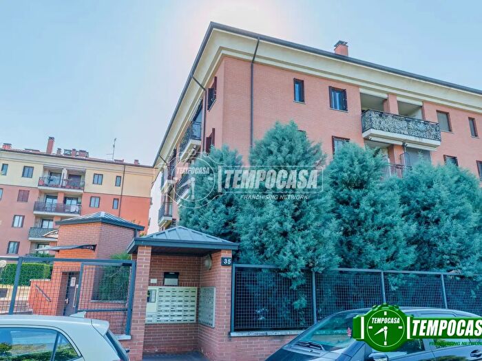 Appartamento bilocale in vendita in Via Lucera, Milano