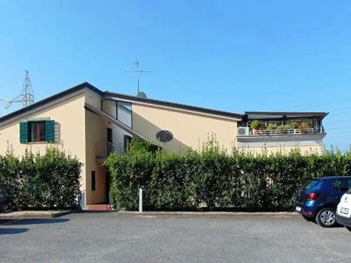 Appartamento trilocale in vendita in Via Vecchia Luciano, Pozzuoli